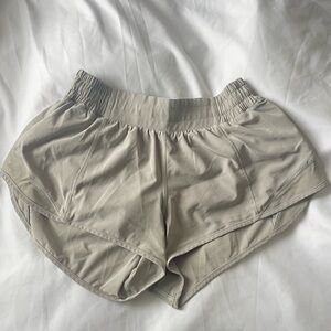 LULULEMON Hotty Hot Low-Rise Lined Shorts